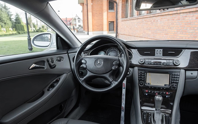 Mercedes-Benz CLS cena 61900 przebieg: 238003, rok produkcji 2004 z Lędziny małe 277